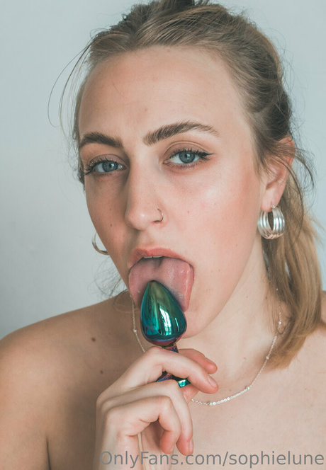 sophielune hd star photos