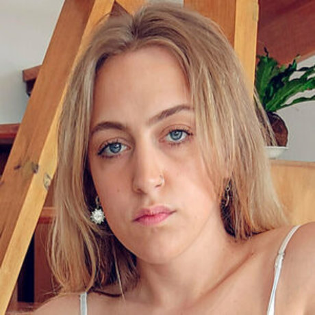 sophielune nude star pic