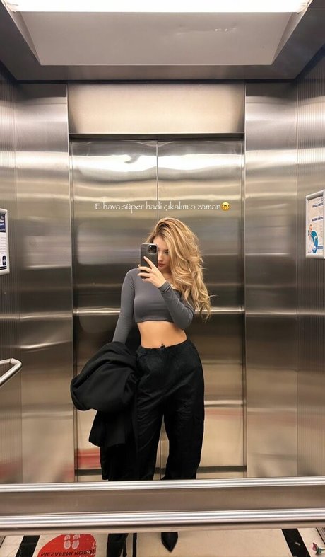 iremsukamber free star photos