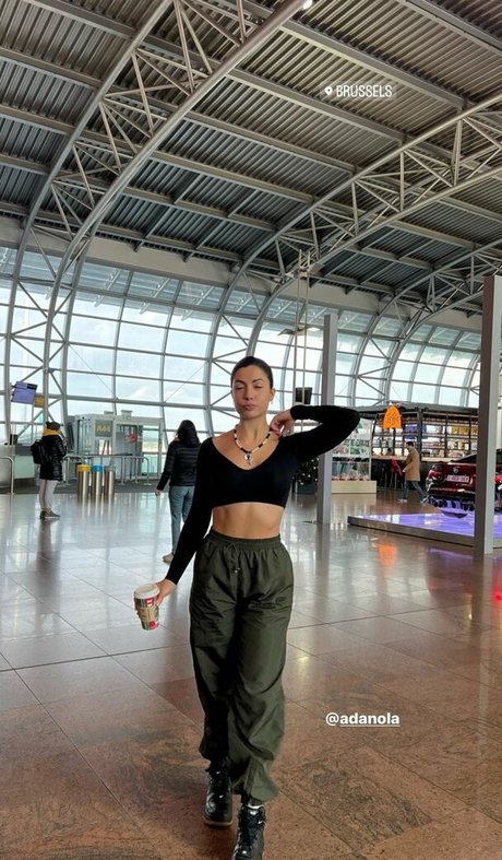 Maria Mood art model pics