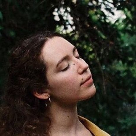 Stassybabich model naked photo