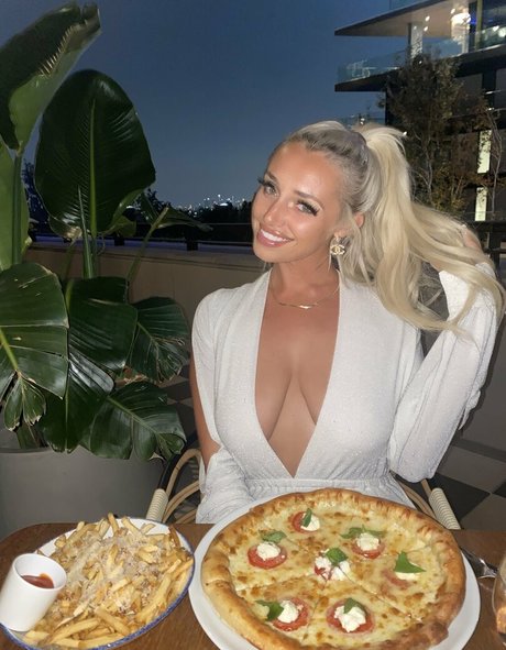 busty mom onlyfans art naked photos