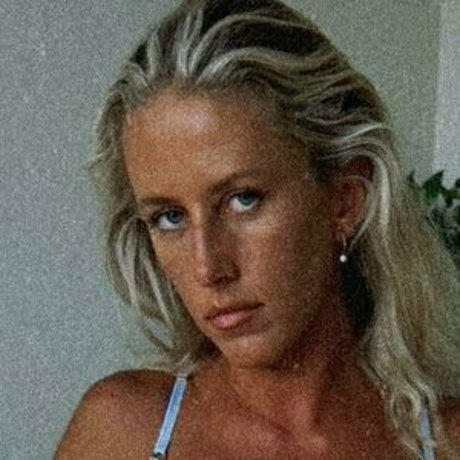 Nicole Grace art model img