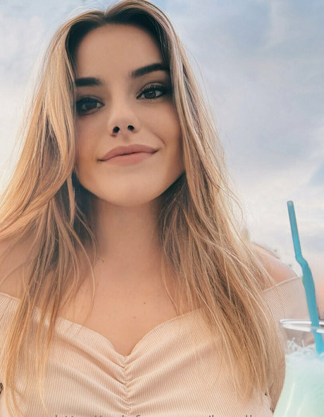 asian influencer onlyfans sexy photo