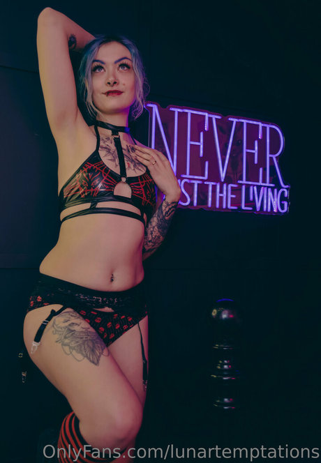 lunartemptations model sexy gallery