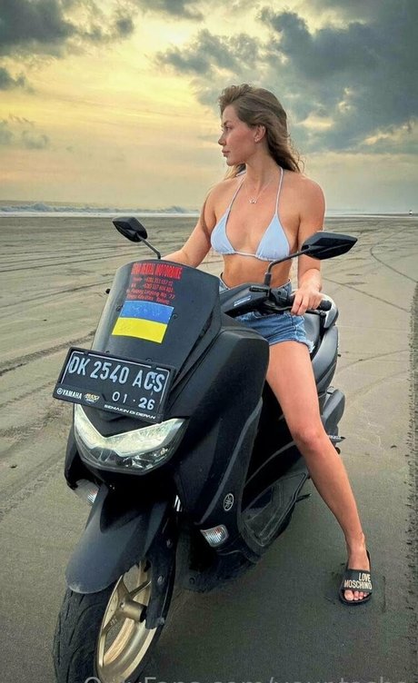 asian influencer onlyfans nice galleries