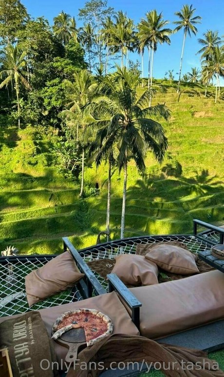 female influencer onlyfans sexy naked pic