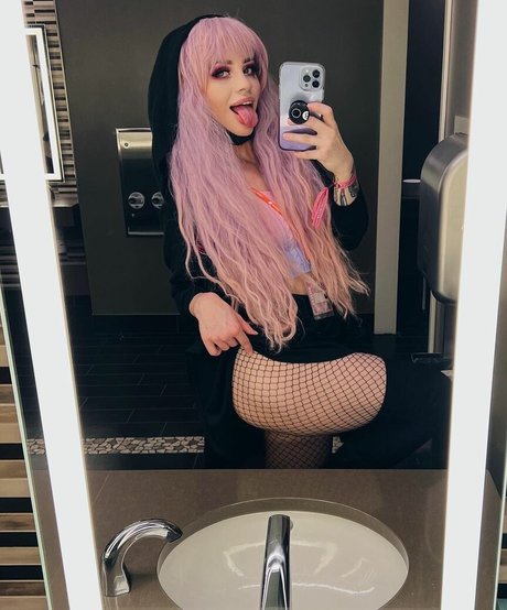 SuspiciousRavioli adult actress image