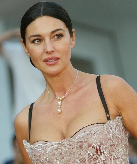 Monica Bellucci pornstar top photo