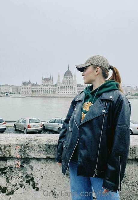 foxy lisaa star top picture