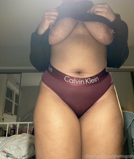 busty mom onlyfans exclusive photos