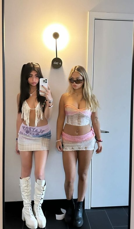 Claudia Conway erotic model image