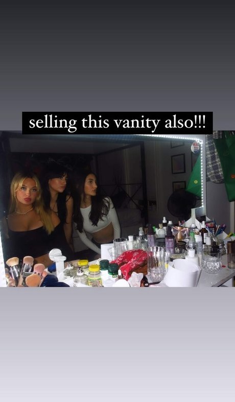 latina shemale onlyfans porno photo