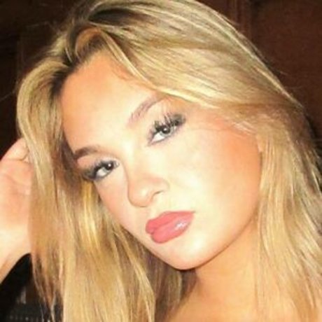 Claudia Conway model pornographic pic