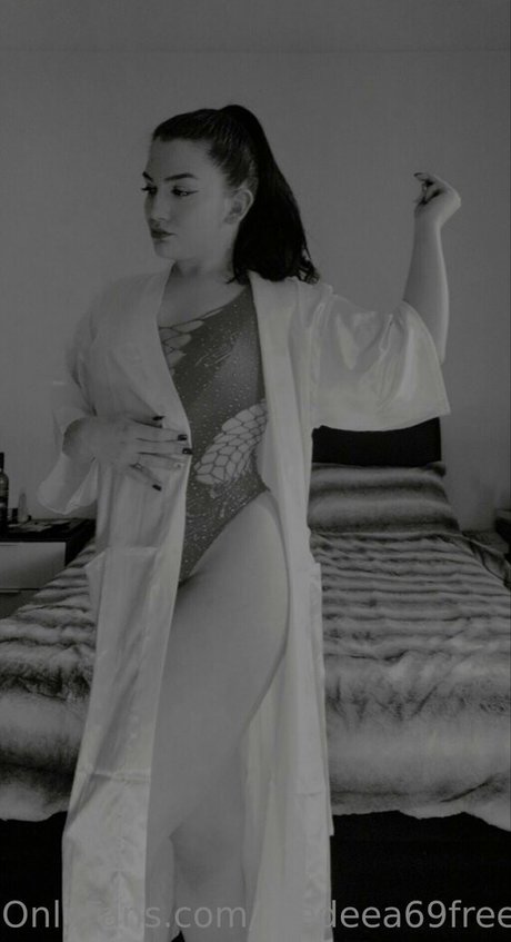 autumn onlyfans erotic image