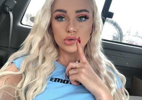 girl on girl onlyfans art nude picture