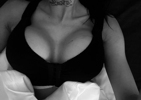 alexis free star naked pic