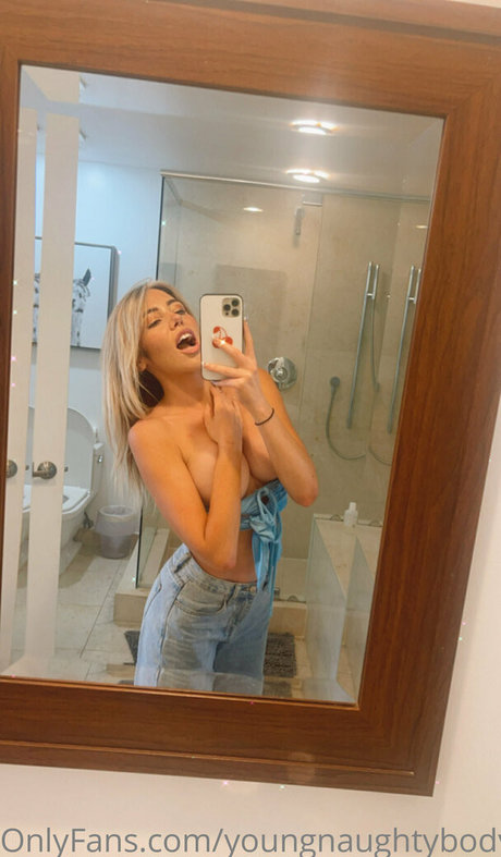 emmytv star nude pic