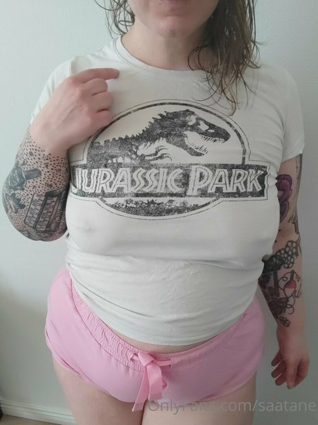 saatane high quality actress photos