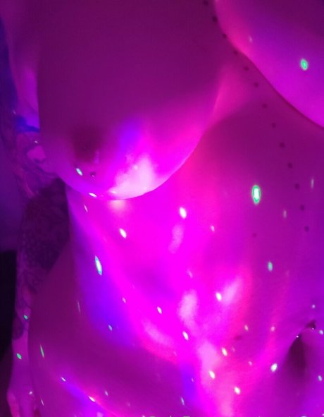 saatane star naked archive