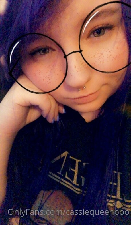 cassiequeenboo nude model gallery