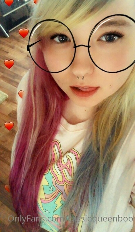 cassiequeenboo hot model archive