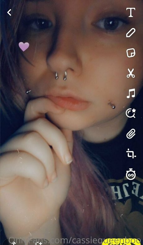 cassiequeenboo sex model pic