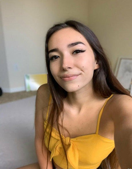 samslayress perfect model pic