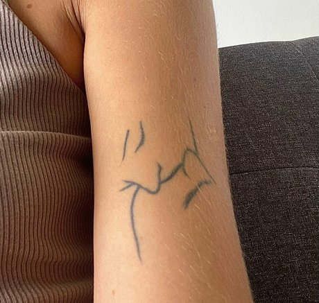 sarah marlow model art galleries