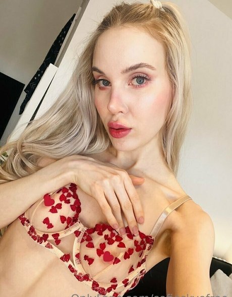 sofieskyefree pornographic star image