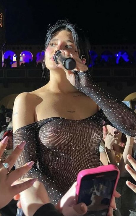 Nessa Barrett pornographic model archive