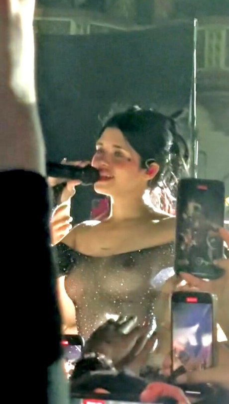 Nessa Barrett model nice pics