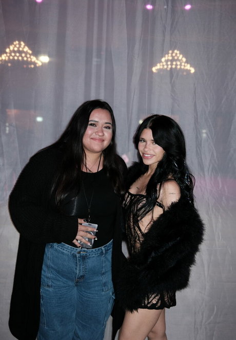 Nessa Barrett hd pornstar gallery