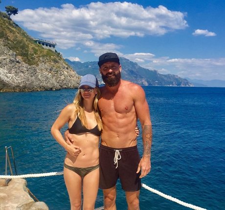 AJ Cook star sex archive