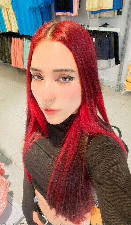 aurorawhitemodel model free img