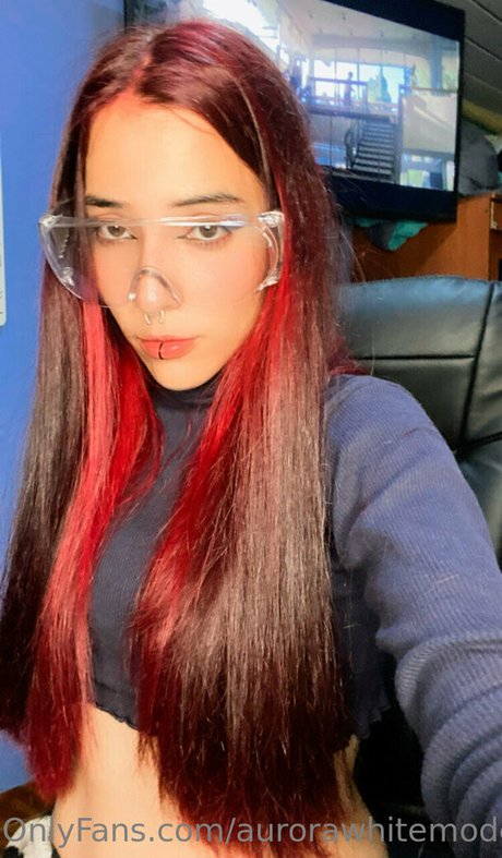 aurorawhitemodel model adult gallery