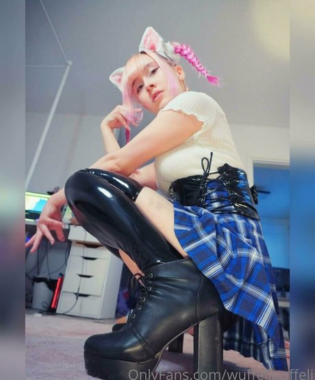 female influencer onlyfans hot pic