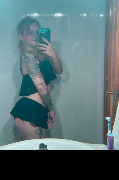 xhuronax sexy actress pictures