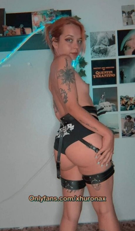 xhuronax pornographic model img