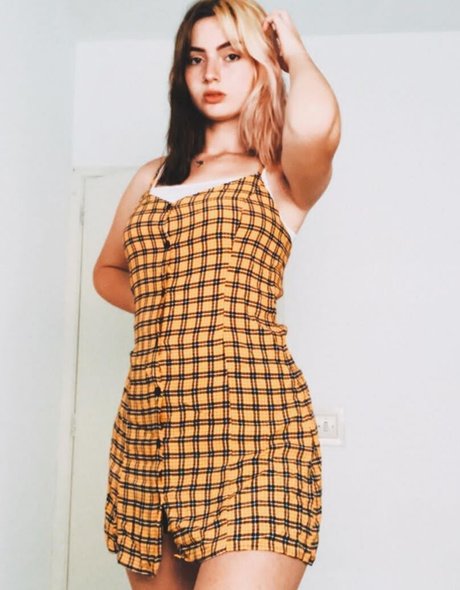 _carlaperezz star hd pictures