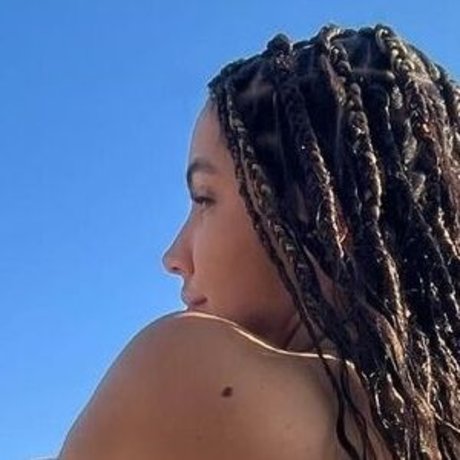 female popular onlyfans nice photo