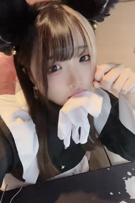 Yui Hiiragi nude pornstar images