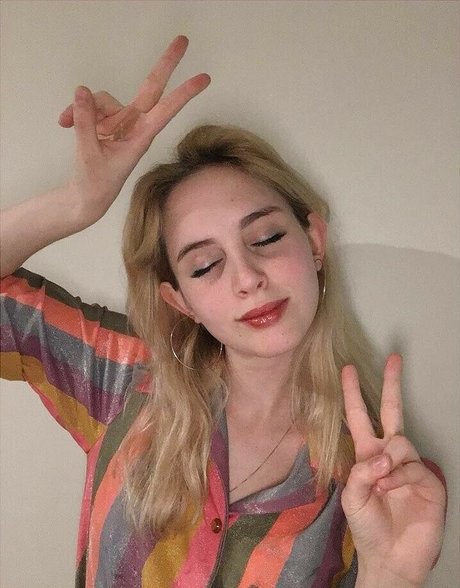 Mica Tenenbaum model erotic gallery