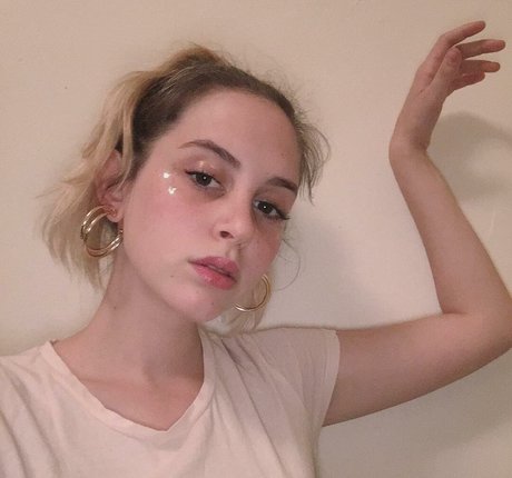 Mica Tenenbaum porn model pic