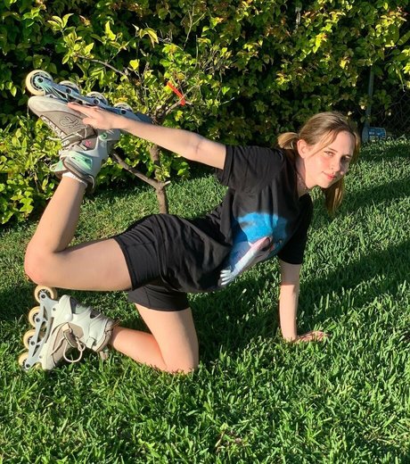 Mica Tenenbaum model nude images