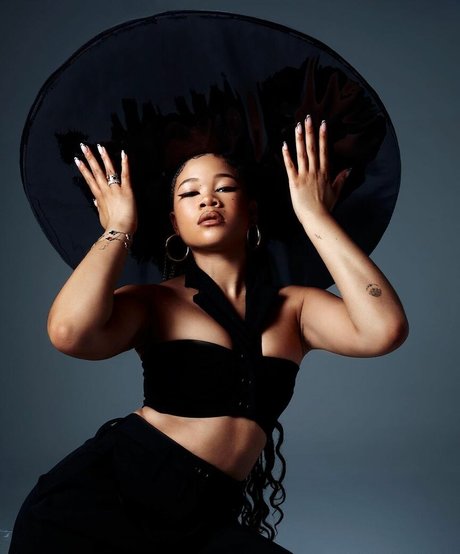 Storm Reid free pornstar picture