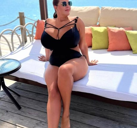 Xenia Wood star pics