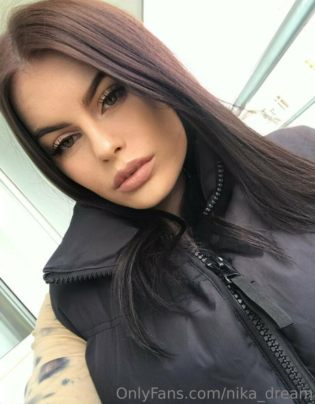 nika dream star top image