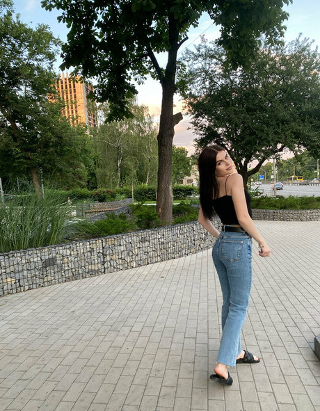 nika dream nice model image