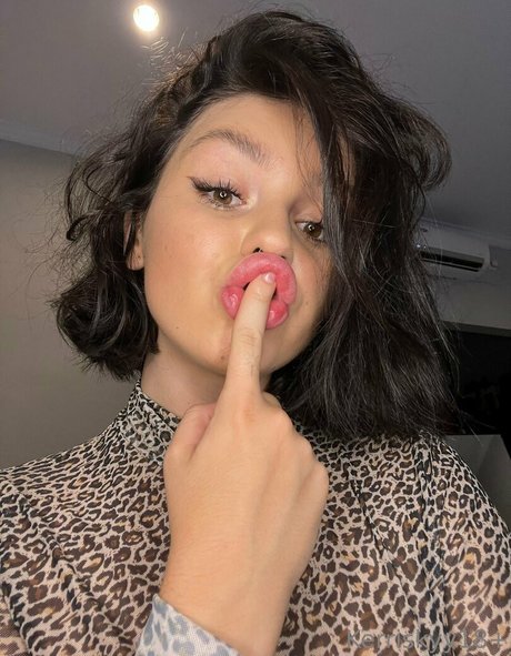 kerrisky naked pornstar archive